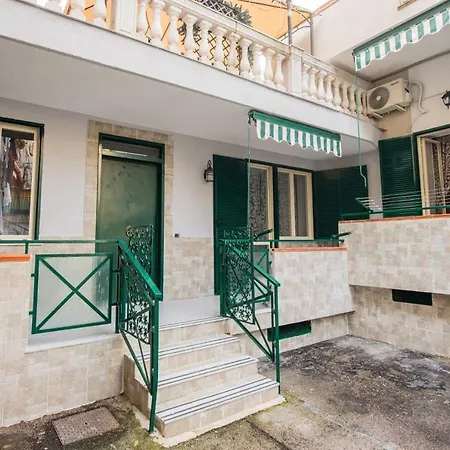 Materdei Metro Apartment *